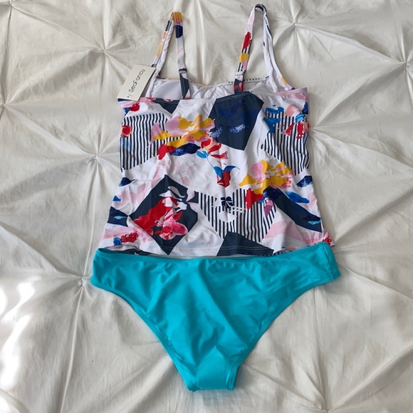 Floral three piece tankini (top & two bottoms) - Picture 7 of 16